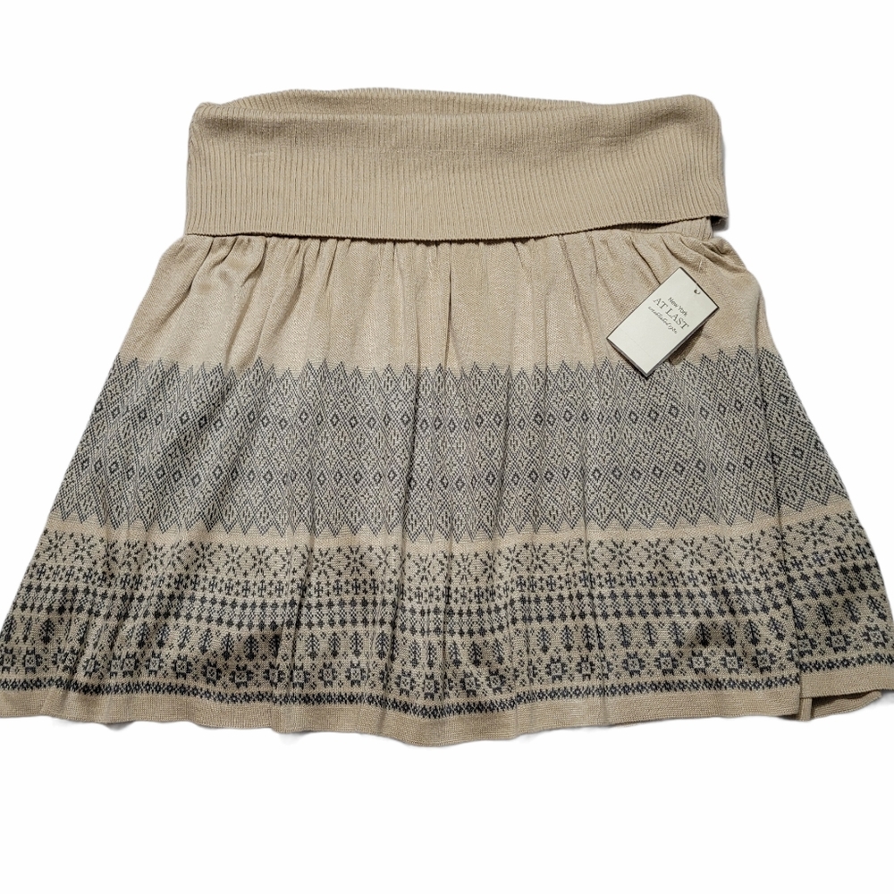 At Last Sweater Skirt Sz Large NWT
